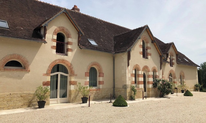 Saint-Jean-Saint-Germain Bed & Breakfast | Luxury bed and breakfast in the heart of the Châteaux de la Loire near Beauval Zoo
