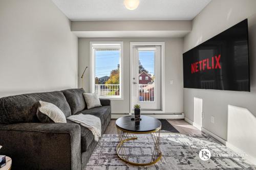 Inglewood Apartment | Luxury Getaway in Inglewood with 2 Bedrooms Sofa Bed and Heated Underground Parking