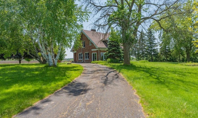Belleville Apartment | Luxury Hillside Farmhouse on The Bay of Quinte
