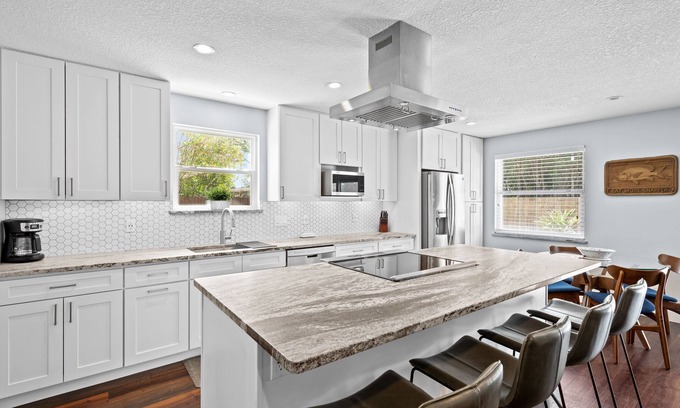 Isle of Palms House | Luxury Home 2 miles from Mayo
