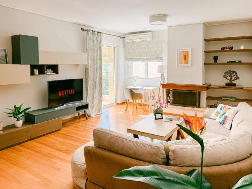 Marousi Apartment | Luxury home in Marousi close to YGEIA & Mitera