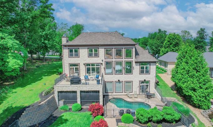 Osage Beach House | Luxury Home in Porta Cima!