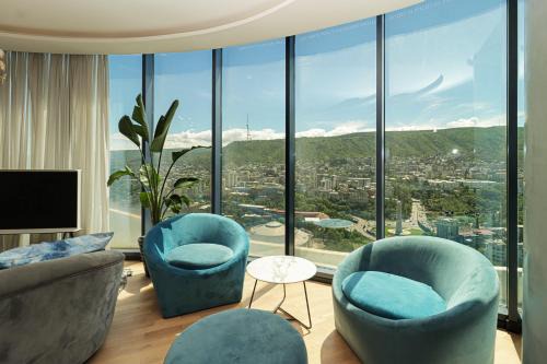 Saburtalo Apartment | Luxury Hotel Apartment With Stunnig Views For 4 - by Wehost