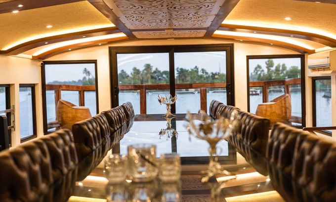 Alappuzha Boat Rental | Luxury Houseboat