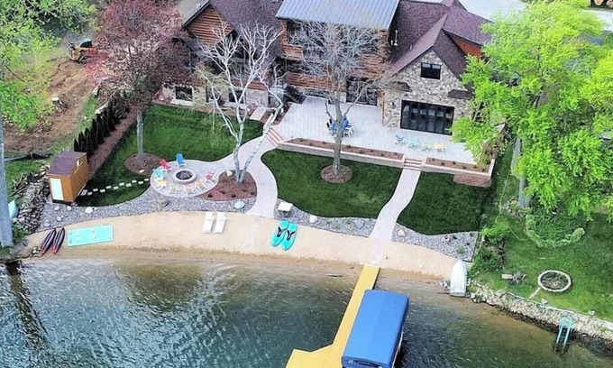 Lake Shangrila Resort | Luxury Lakefront Retreat on Lake Shangrila - 120 ft Beach, Golf Simulator & More