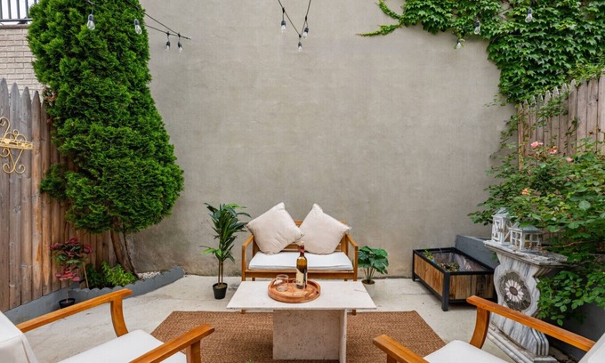 The Heights Condo | Luxury NYC Condo with Private Deck | Mins to NYC