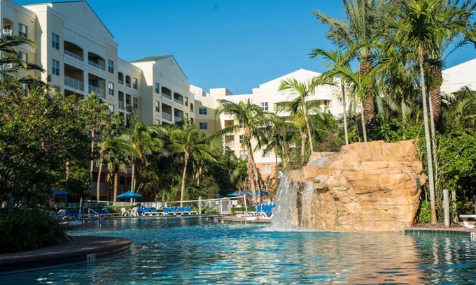 Weston Resort | Luxury One Bedroom and One Bathroom Unit with Full Amenities