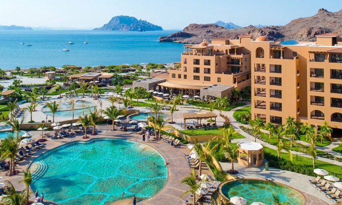 Loreto Apartment | Luxury Studio Suite with TPC Golf Course Access and Stunning Views!