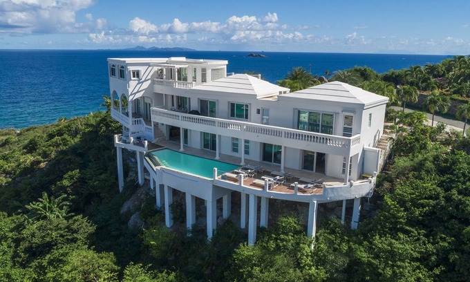 Tamarind Hill Estates Villa | Luxury Villa, Walk to beach, BRAND NEW 55KW BACKUP GENERATOR