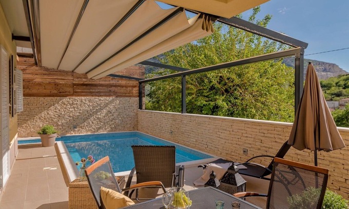 Zrnovnica Villa | Luxury Villa LeLu with heated saltwater pool suitable for children and pets, with parking, high speed Internet, BBQ