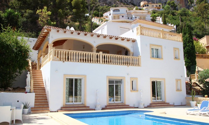 La Canuta House | Luxury Villa with 2 pools and magnificent sea and mountain views,large pool area