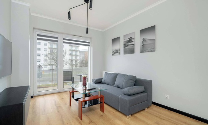 Nowe Miasto Apartment | Lwowska 2 Modern Apartment Desk