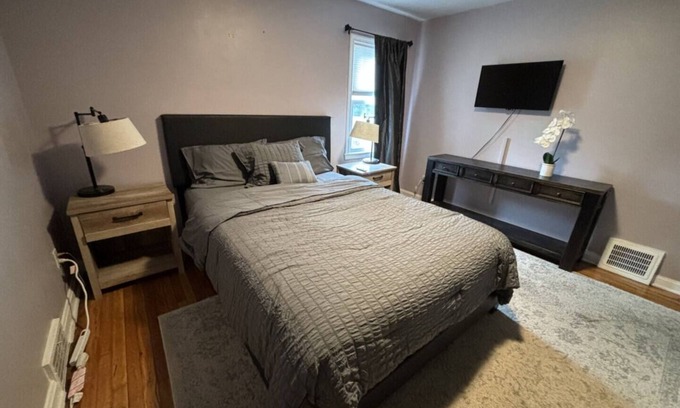 Lyndhurst House | Lyndhurst 3BR 1BA Home Monthly Rental Smart TVs wood flooring quiet neighborhood