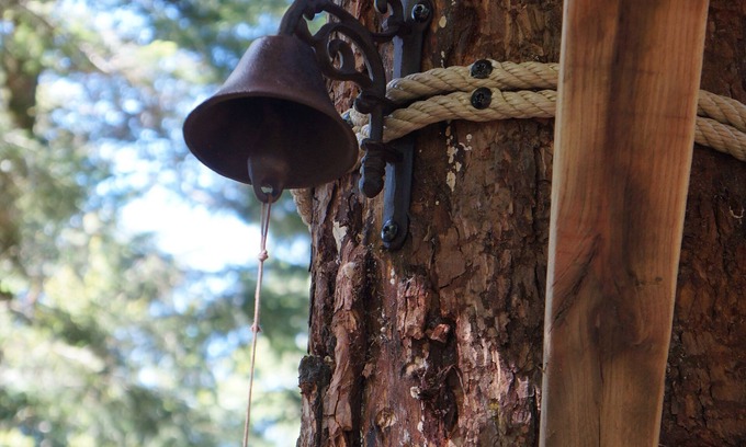 La Tour-dʼAuvergne Cabin | Méïzou des Puys tree house