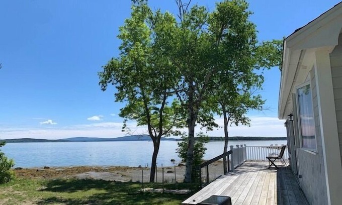 North Brooklin House | Mabel's Point - Private Beach Brooklin!