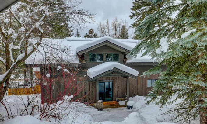 McCall House | Mackinaw Manor by Casago McCall - Donerightmanagement