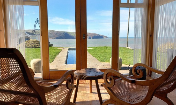 Gwbert House | Madiwela - Three Bedroom House, Sleeps 6