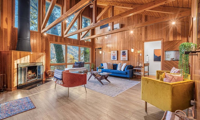 Maggie Valley Ski Chalet | MaggiePinesHideaway - Four Bedroom Chalet, Sleeps 8