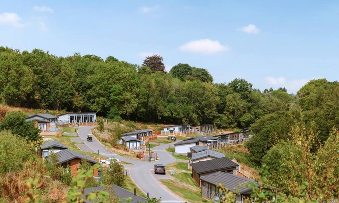 Bridgnorth Ski Chalet | Magnolia Lodge VIP Hot Tub