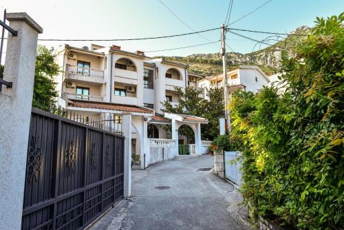 Sutomore Hotel | Magnolia rooms and apartments