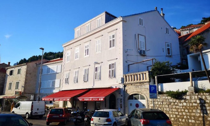 Gruz House | Main Bus Station Rooms