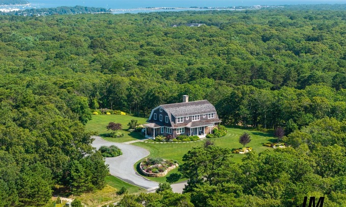 Lagoon Heights House | Maison Calme/Peaceful Home