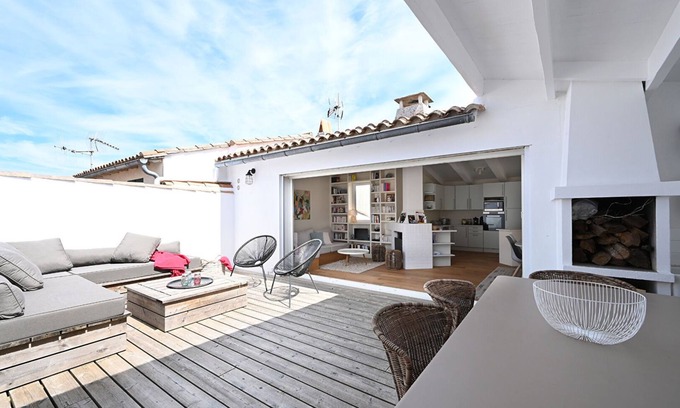 Ars-en-Re House | Maison de Charme Centre Village