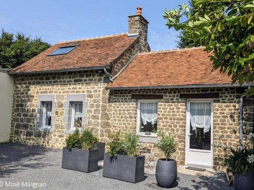 La Coulonche House | Maison en pierres avec jardin, proche Bagnoles de l'Orne, animaux admis - FR-1-497-222