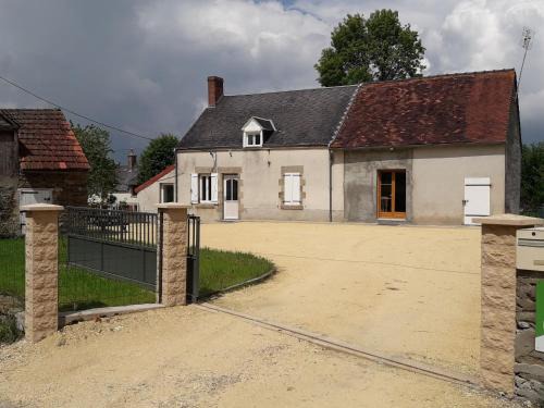 Crozon-sur-Vauvre House | Maison Indépendante avec Jardin Sud Berry - FR-1-591-751
