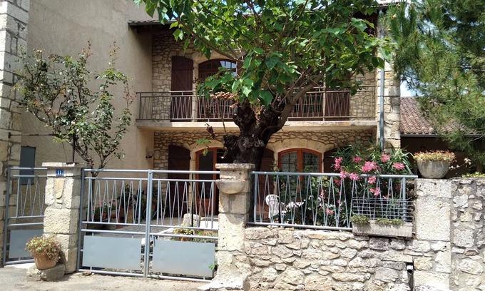 Monfort House | Maison Rénovée Dans Village Gersois