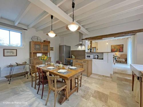 Longny les Villages House | Maison traditionnelle rénovée dans le Perche avec jardin, animaux acceptés, WiFi - FR-1-497-195