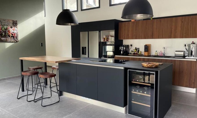 Brive-la-Gaillarde Villa | Maison type loft, spacieuse et atypique