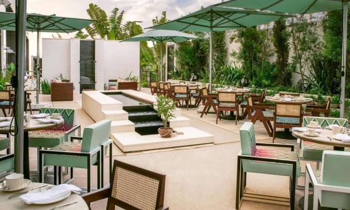 East Central Park Hotel | Make Your Trip More Enjoyable! Upscale Unit w/ Valet Parking, Shuttle Service!