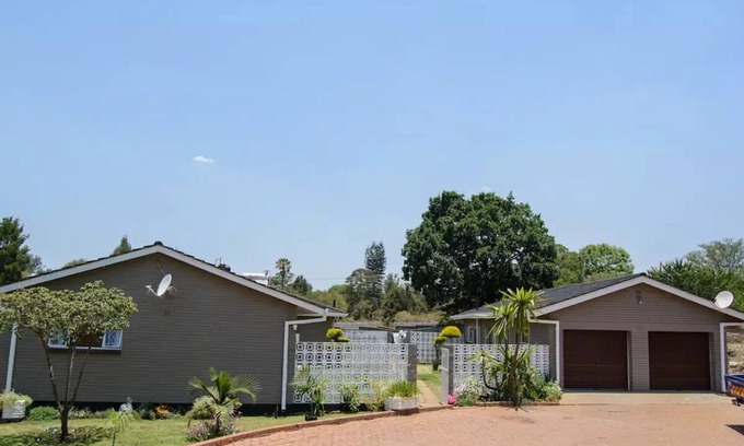 Harare East House | Malcom @ Las Palmas Guest House