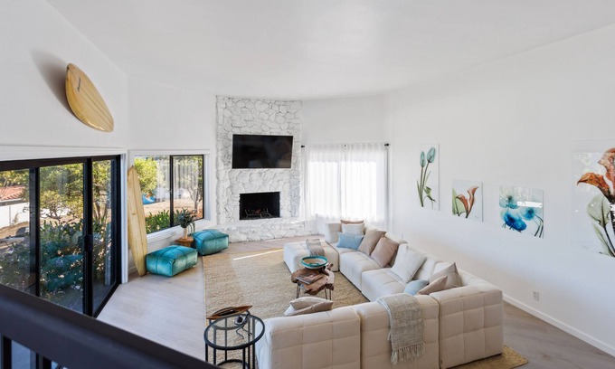 Central Malibu Villa | Malibu beach house w/ ocean views