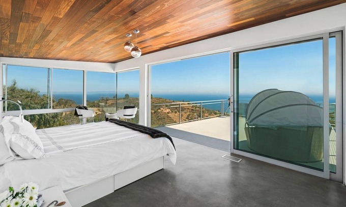 Malibu House | Malibu Glass House: Architectural w 180deg Views