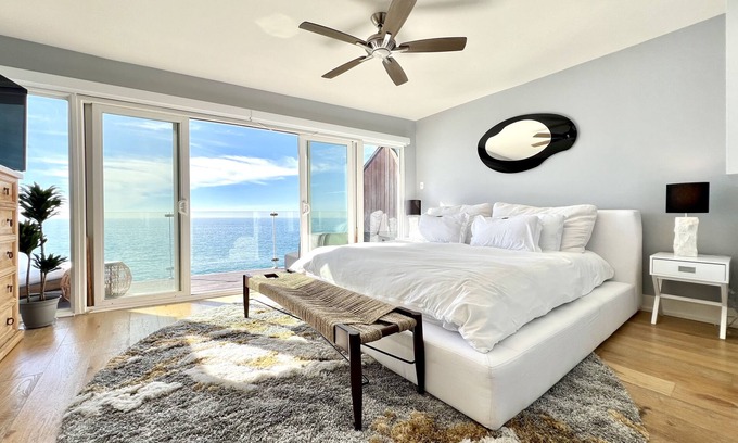 Eastern Malibu House | Malibu Waterfront Gallery + Private Beach Access