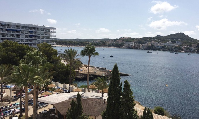Costa de la Calma Apartment | MALLORCA, WI-FI SANTA PONSA SEA VIEW FIRST LINE
