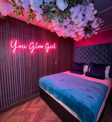 Manchester City Centre Apartment | Manchester's ONLY private party suite for 12 with Makeup Room