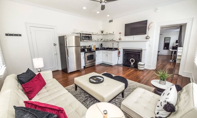 Wilmington Historic District Condo | Manhattan on Front! Balcony Park Free!