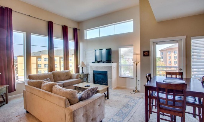 Bridgeton Apartment | Manifest Upscale Spacious 2BD/2BA Apartment w/ balcony, fireplace