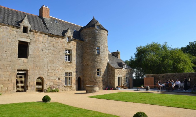 Ploumilliau House | Manor house in the heart of Trégor