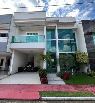 40 Horas House | Mansão em Condomínio