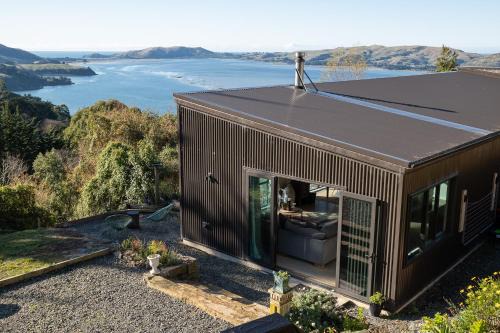 Careys Bay House | Manu Heights Retreat