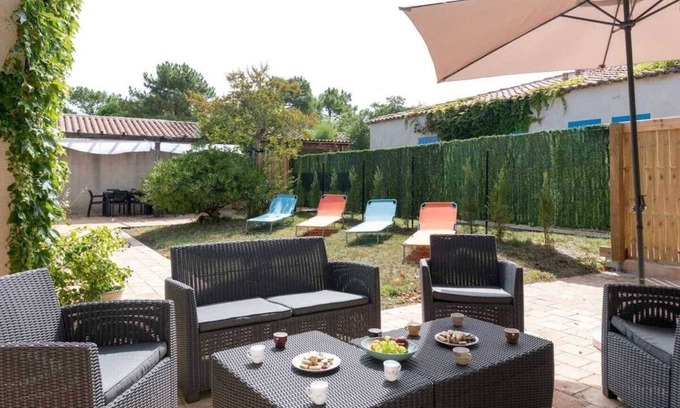 Ile-d'Aix Villa | Marais Aixois-Villa-Villa-Ensuite Bathroom-View of the