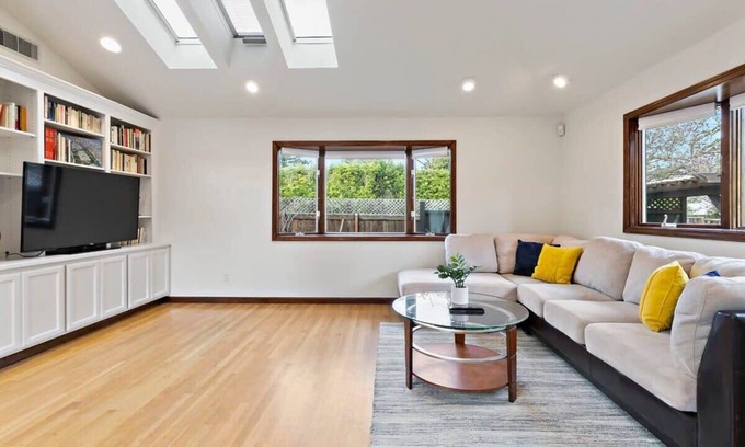 Loyola House | @ Marbella Lane - 2BR Charming Spacious Home