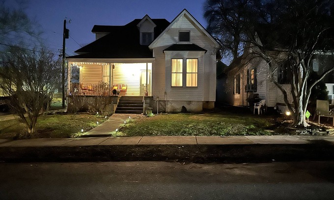 Knoxville Apartment | Marilyn Monroe: In Knoxville's Historic District