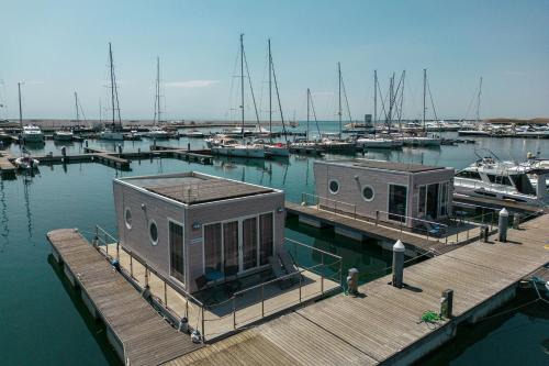 Manfredonia Boat Rental | Marina del Gargano Houseboat