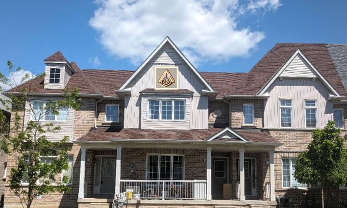Markham House | Markham 3-bedroom , first floor kitchen, parking space monthly rent