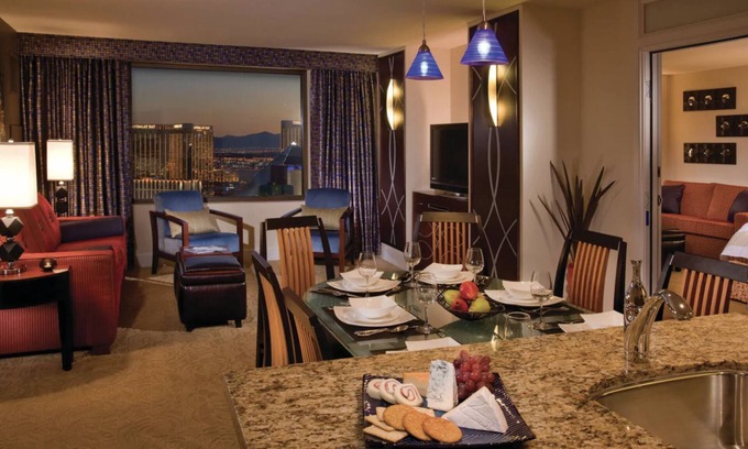 Las Vegas Villa | Marriott's Grand Chateau Las Vegas. Spectacular! 2.5 miles to Allegiant Stadium